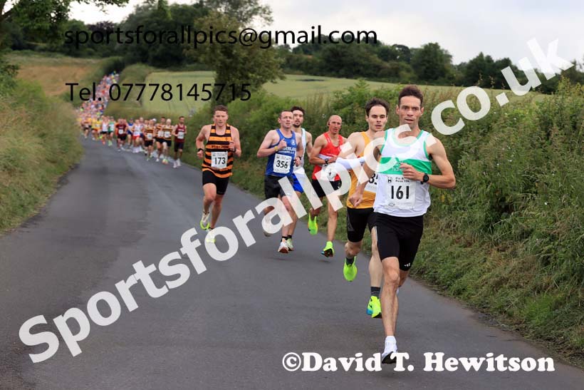 The 2024 Tynedale Pie n Peas 10k Road Race, Ovington to Low Prudhoe Country Park, Northumberland.  Photo: David T. Hewitson/Sports for All Pics